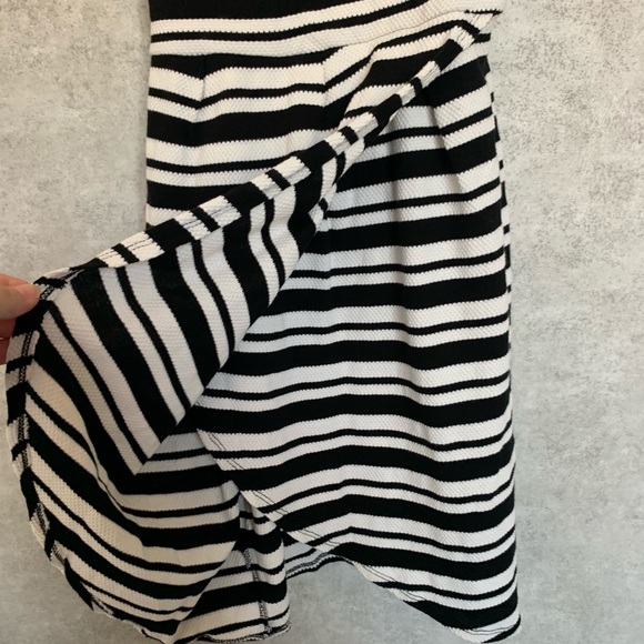 Striped sleeveless dress Universal Thread - Picture 5 of 8